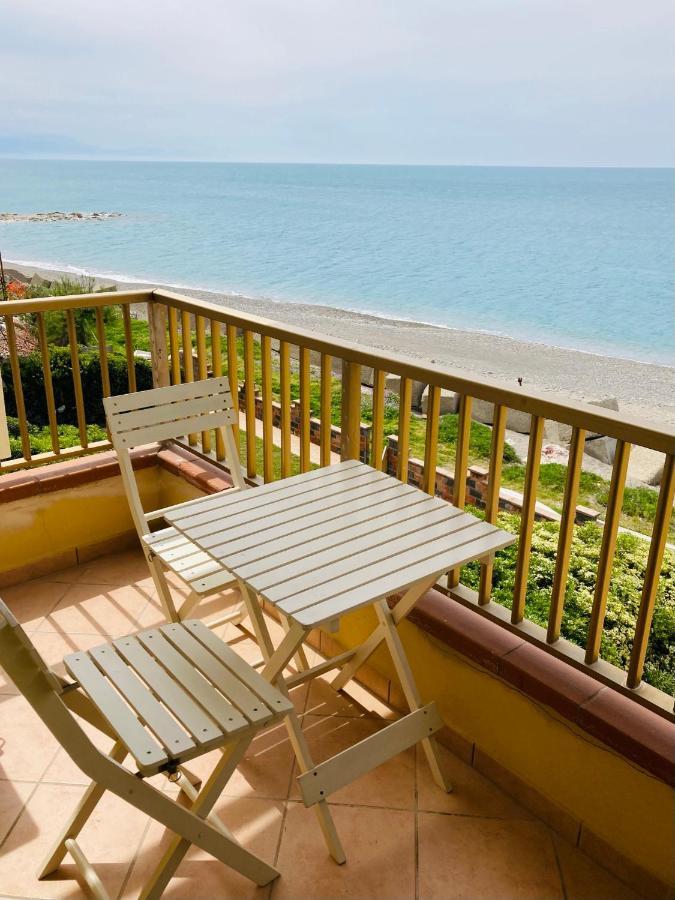 Sea View With Bicycles And Stand-up Paddle *